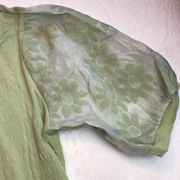 Retrology Womens Small Blouse Shirt Puff Short Sleeve Green Floral - Picture 2 of 9